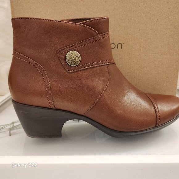 Clarks Leather " Emily Calle" Dark Tan Booties. NIB. Size 8.5 - Picture 1 of 12